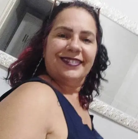Foto de Juliana M., cliente satisfeita