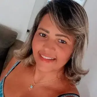 Foto de Camila R., cliente satisfeita